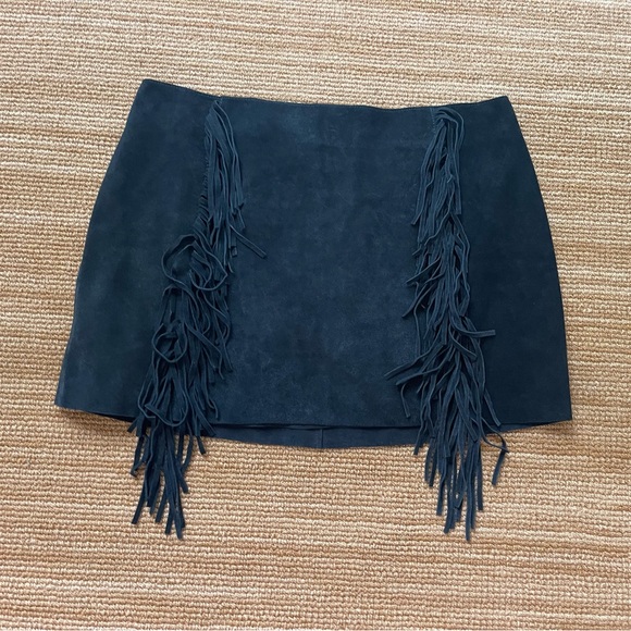 Urban outfitters leather fringe mini skirt - Picture 4 of 5